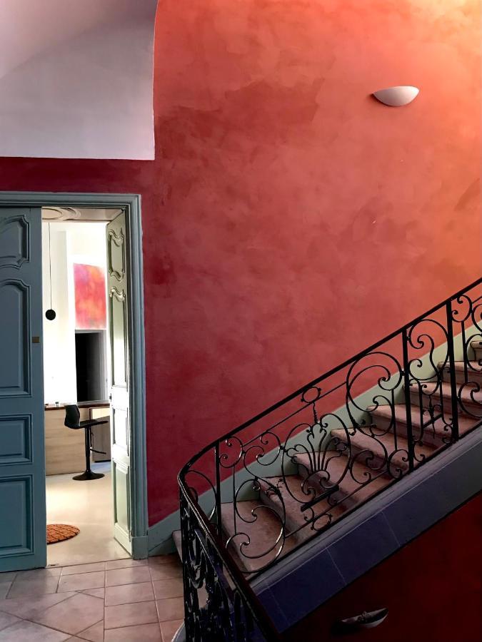 Appartement A La Roquette, Dans L'Hotel De Divonne, Classe. Arles Ngoại thất bức ảnh
