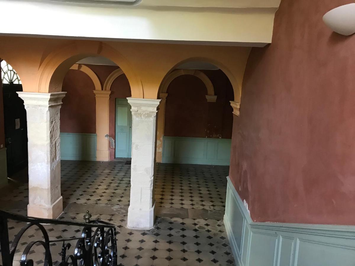 Appartement A La Roquette, Dans L'Hotel De Divonne, Classe. Arles Ngoại thất bức ảnh